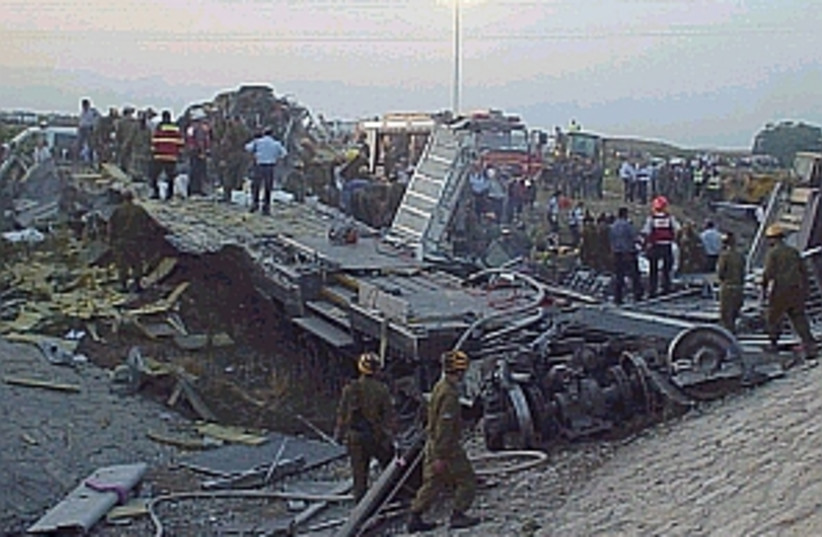 revadim train crash 298 (photo credit: Arieh O'Sullivan)