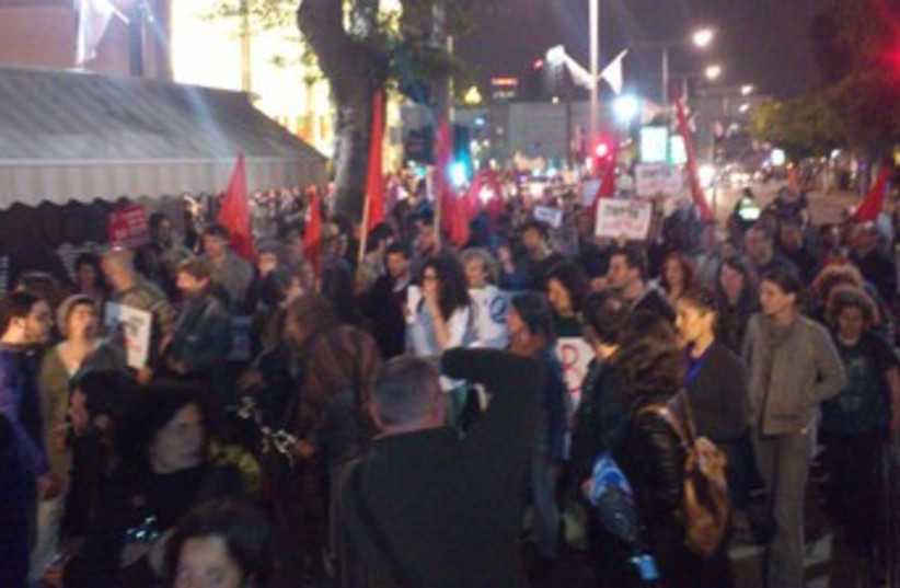 Anti Iran war rally in Tel Aviv 370 (photo credit: Ben Hartman)