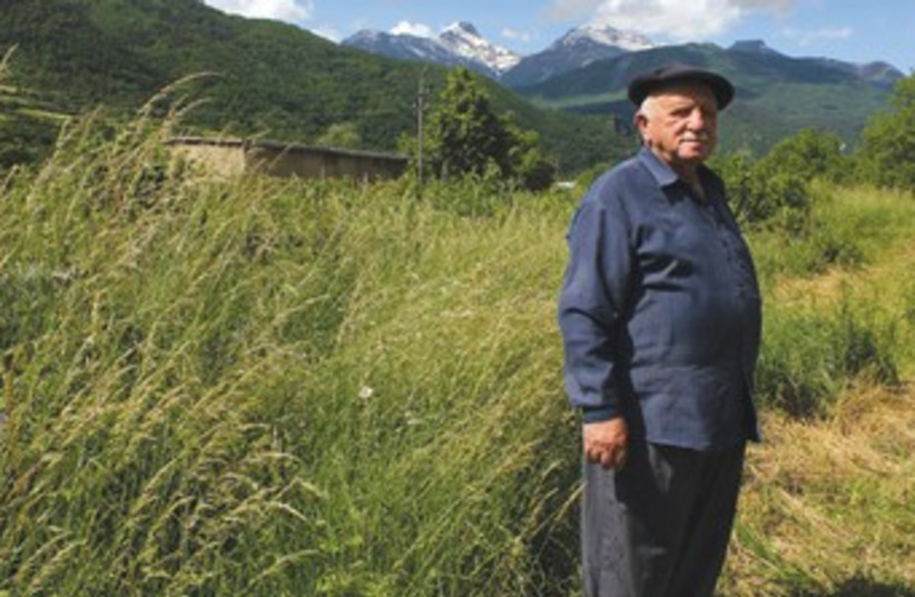 Mikhail Kakiashvili, last native member of Oni, Georgia_370  (photo credit: Eliezer Yaari )