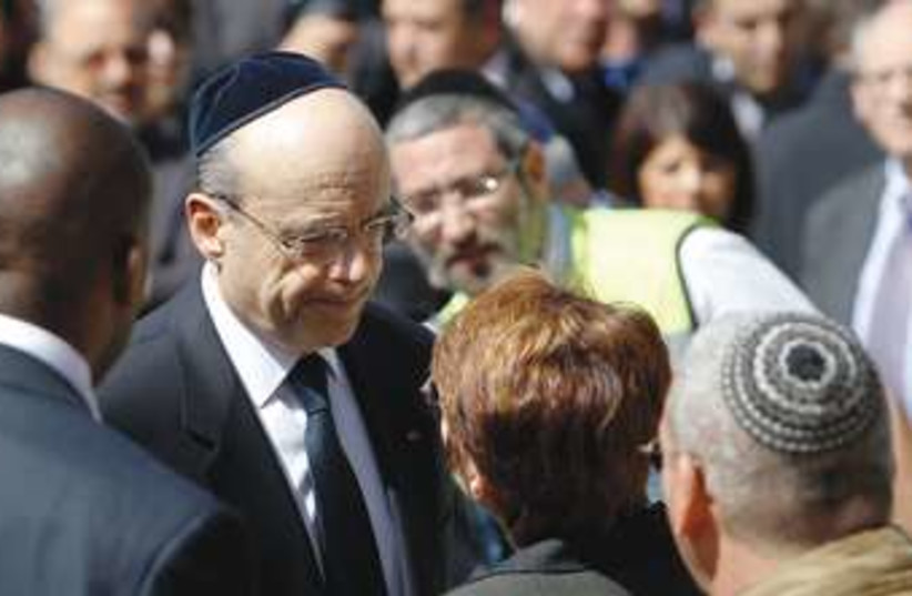 Alain Juppe at Toulouse victims' funerals_370 (photo credit: Reuters)