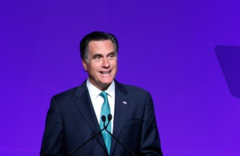 Mitt Romney at Newspaper Association of America 370 (photo credit: REUTERS/Larry Downing)
