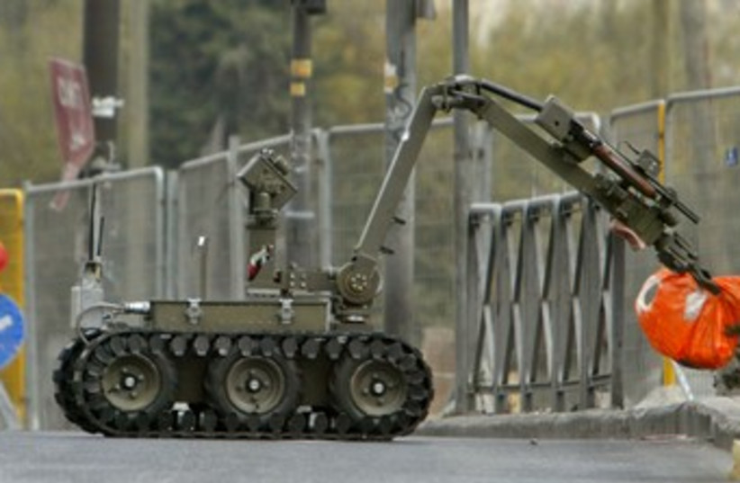 Israel Police bomb squad sapper robot 370 (R) (photo credit: Reuters)