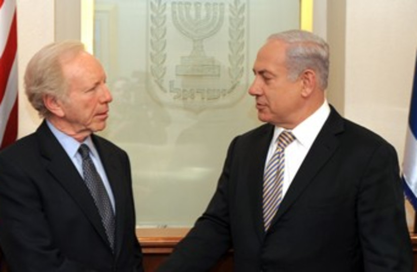 PM Netanyahu with US Senator Joe Lieberman 370 (photo credit: Moshe Milner / GPO)