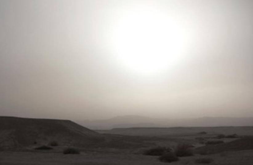 Sandstorm in Negev, desert, sharav, khamsin (photo credit: Thinkstock/Imagebank)