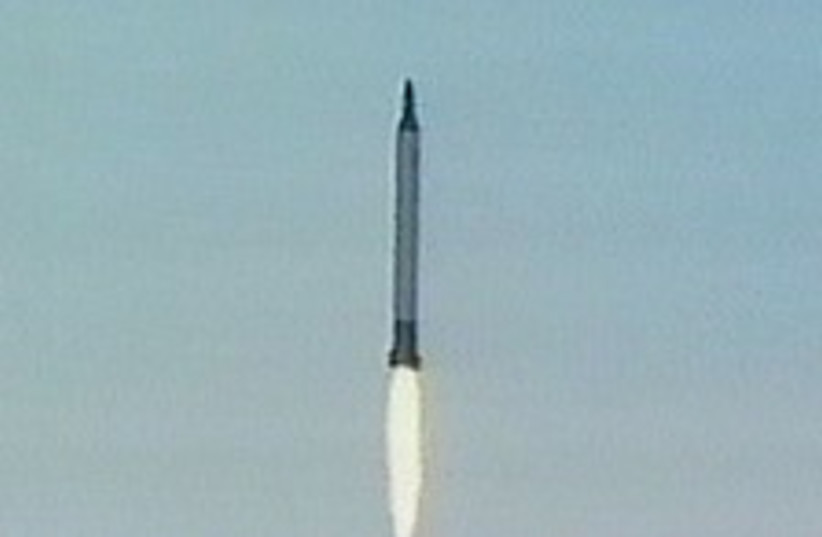 iran missile 224.88 (photo credit: AP)