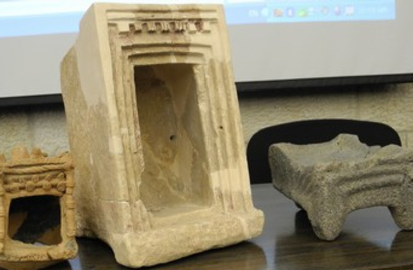 Ritual objects discovered at Khirbet Qeiyafa 370 (photo credit: Melanie Lidman)
