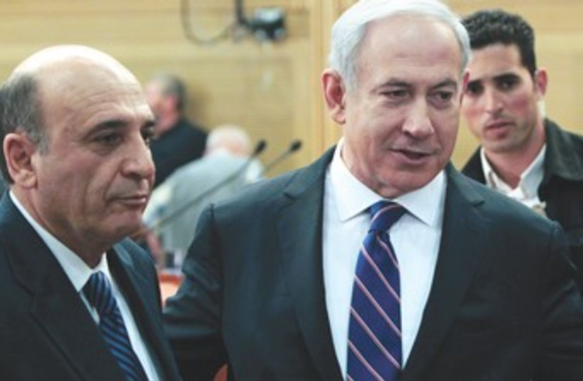 Binyamin Netanyahu and Shaul Mofaz 370 (photo credit: REUTERS)
