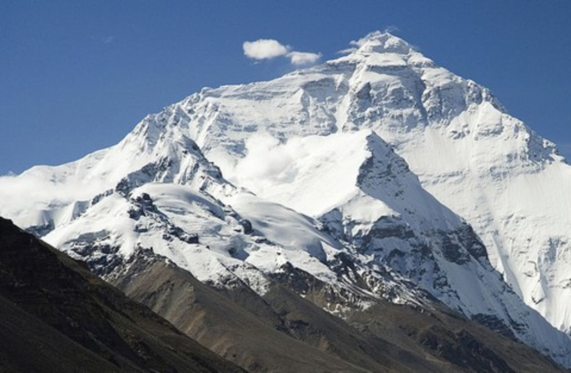 Mount Everest (photo credit: Luca Galuzzi/Wikimedia Commons)