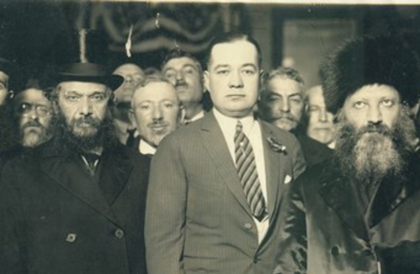 Rabbi Abraham Isaac Kook (right) (photo credit: Wikimedia Commons)