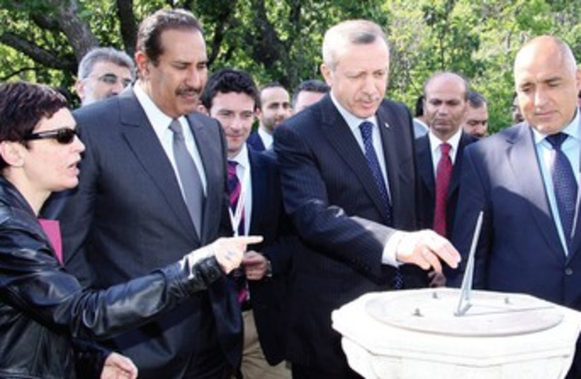 Erdogan in Bulgaria 370 (photo credit: REUTERS)
