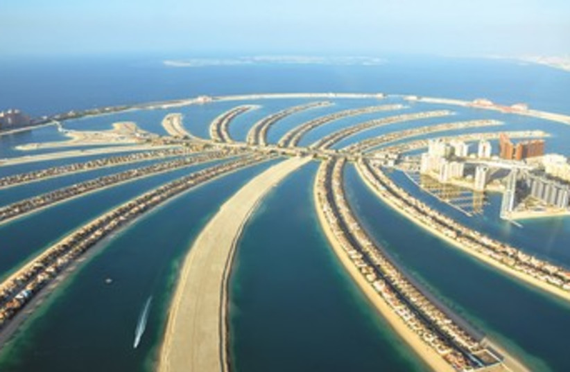 Artificial islands in Dubai 370 (photo credit: Matthias Seifer/Reuters)