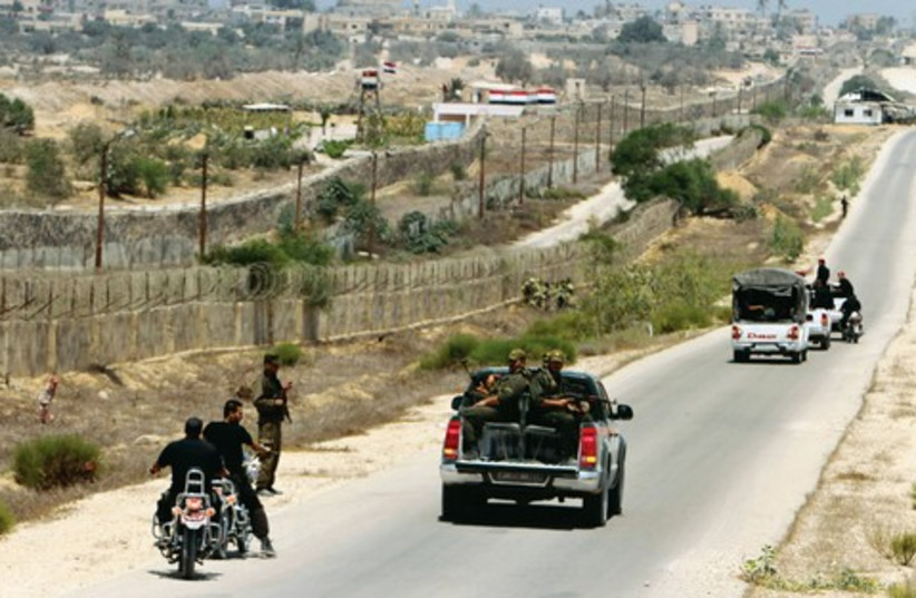 Egyot-Gaza border 521 (photo credit: REUTERS)