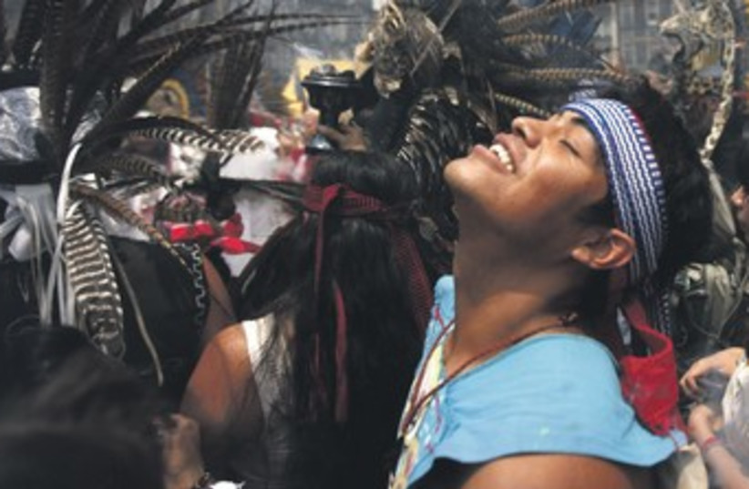 Pre-Columbian dancing 370 (photo credit: Edgard Garrido/Reuters)