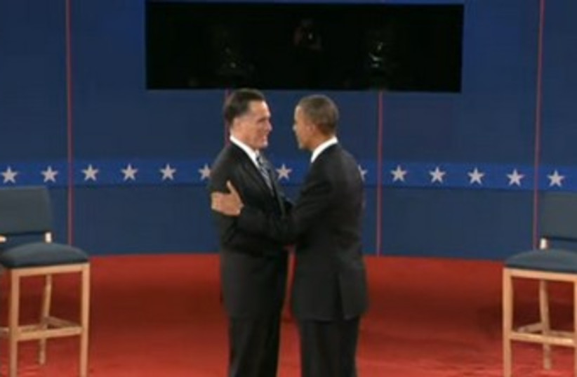 Romney, Obama shake hands at town hall debate 370 (photo credit: Screenshot)