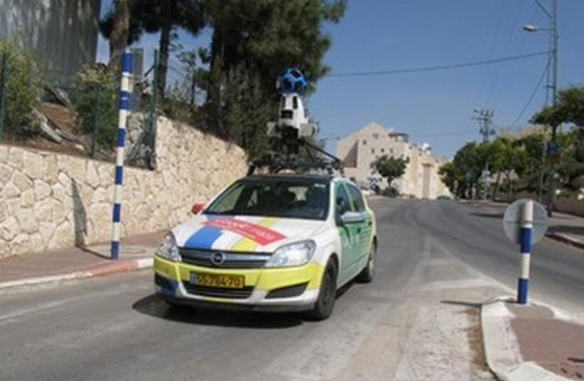 Google Street Car 521 (photo credit: H. Glass)