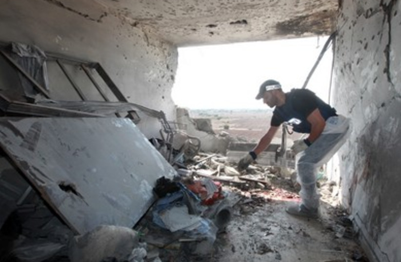 Inside view of Kiryat Malachi home hit by rocket  (photo credit: Marc Israel Sellem/The Jerusalem Post)