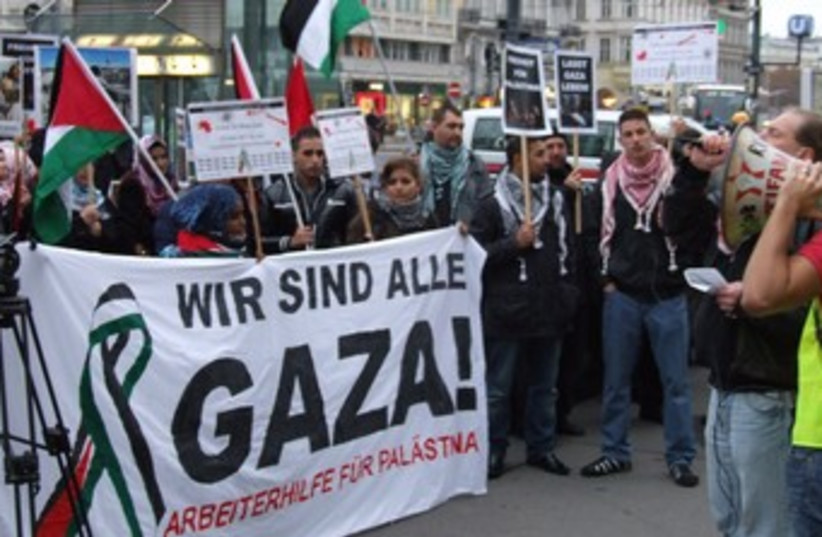 Pro Hamas demonstration Vienna 370 (photo credit: die jüdische online)