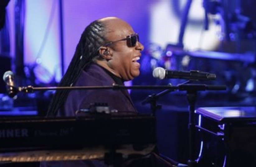 Stevie Wonder 370 (photo credit: REUTERS/Danny Moloshok)