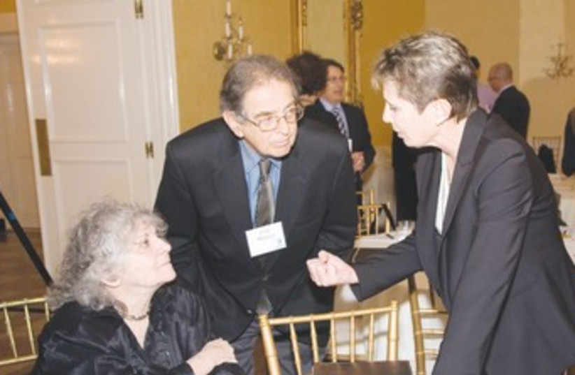 Ada Yonath, Lou Massa, Gila Ben-Har 370 (photo credit: Marian Goldman/Jewish Funders Network)