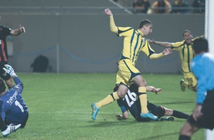 MACCABI TEL AVIV striker Munas Dabbur 370 (photo credit: Asaf Kliger)