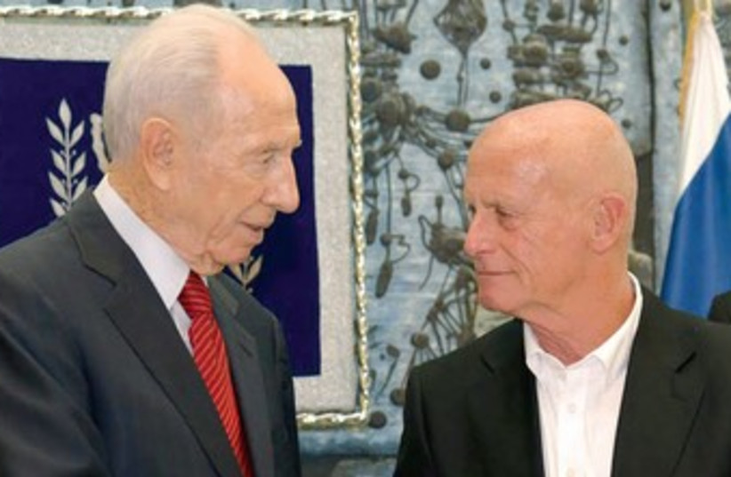 President Peres with Akim Chairman Ami Ayalon 370 (photo credit: Mark Neiman/GPO)