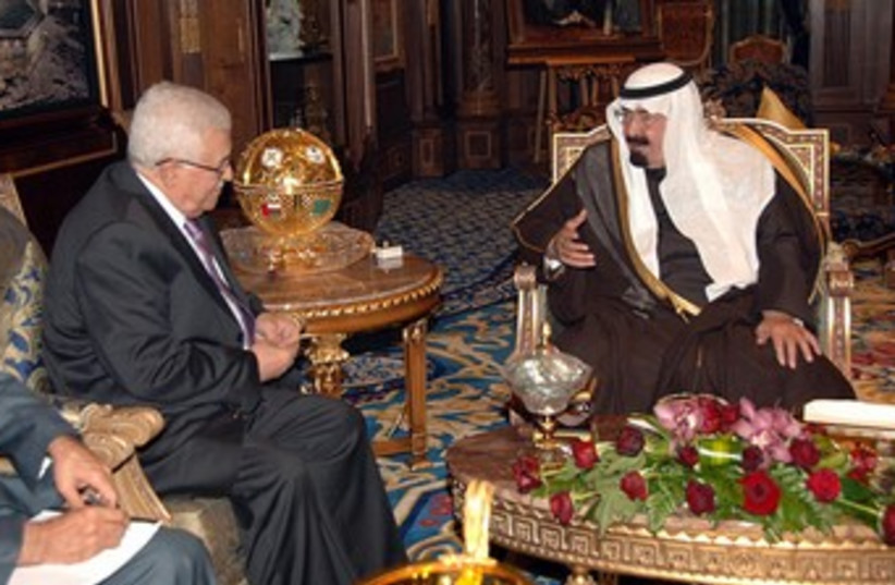 PA President Abbas and Saudi King Abdullah 370 (R) (photo credit: REUTERS/Handout)