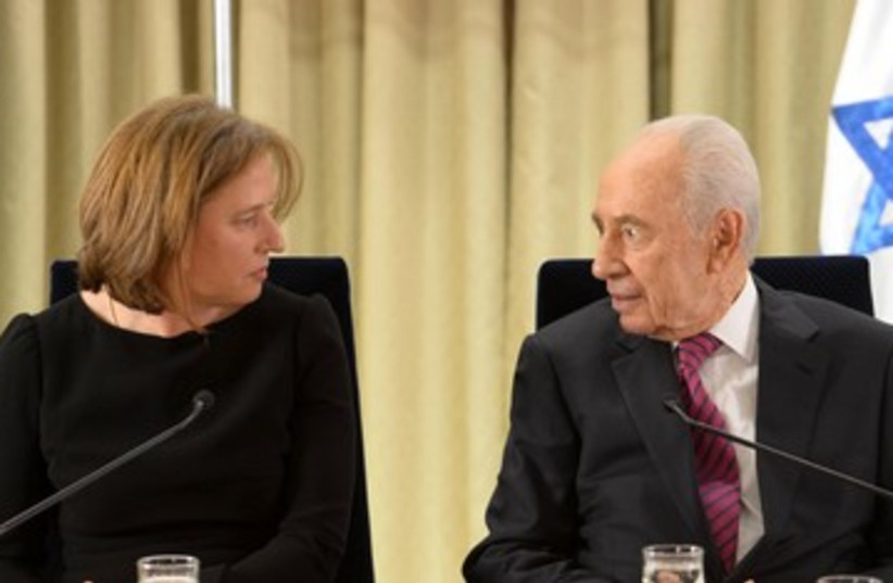 Tzipi Livni and President Peres meet, January 31, 2013.