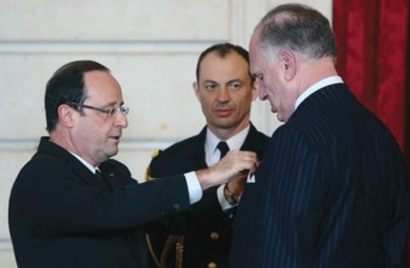 Ronald Lauder gets French Legion of Honor 370 (photo credit: Présidence de la République)
