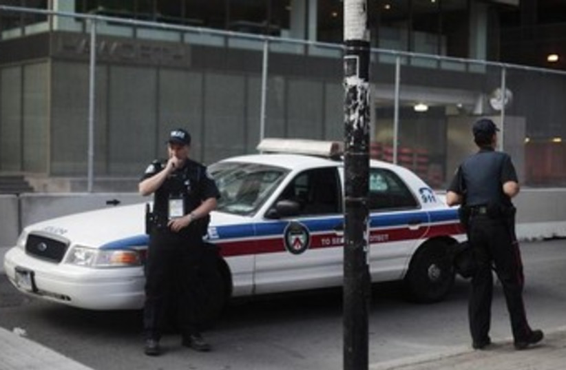 Police in Toronto 370 (photo credit: REUTERS)