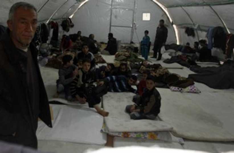 Syrian refugees in Turkey 370 (photo credit: reuters)