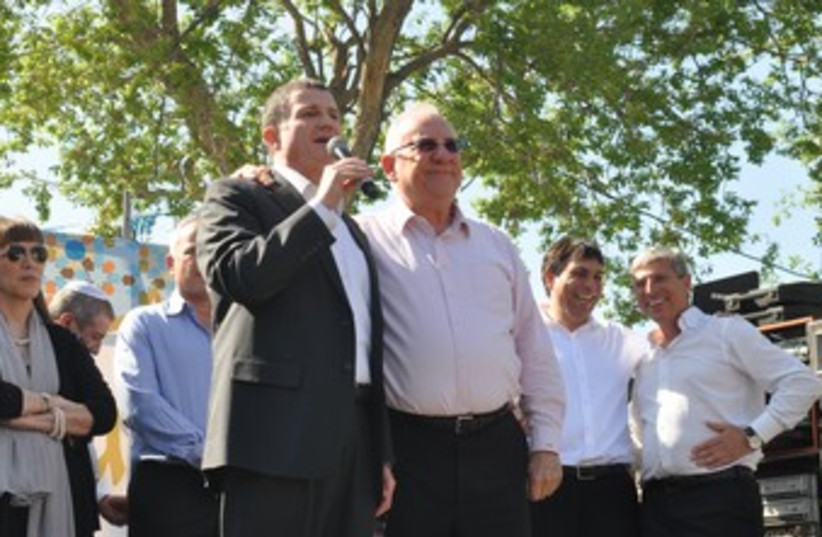 Edelstein and Rivlin at mimouna 370 (photo credit: Kiryat Ata Municipality)
