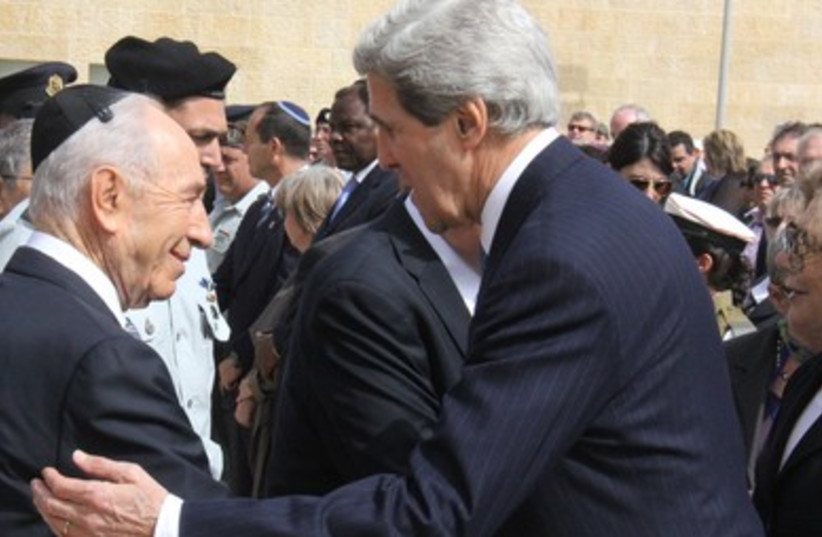 President Shimon Peres and US Secretary of State John Kerry