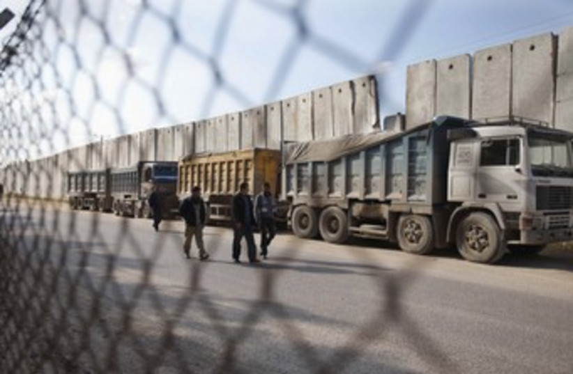 Kerem Shalom crossing (photo credit: REUTERS/Ibraheem Abu Mustafa)