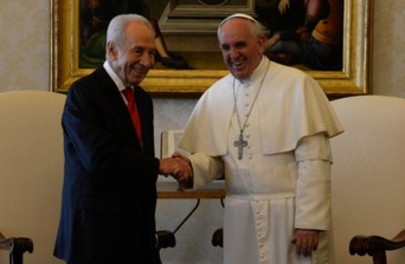 Pope and Peres 370 (photo credit: Courtesy Spokesman of the President's Residence)
