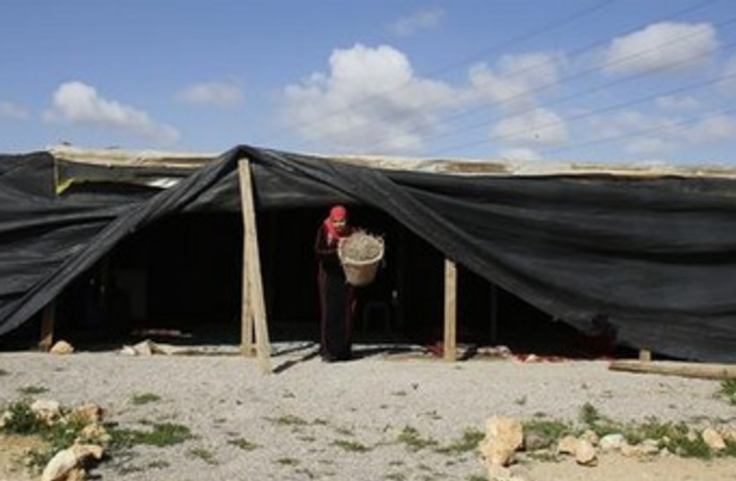 Bedouin settlement tent 370 (photo credit: REUTERS)
