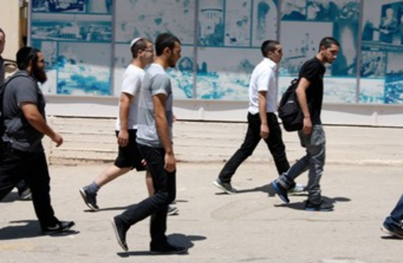 Haredi IDF soldiers 370 (photo credit: JEREMY SHARON)