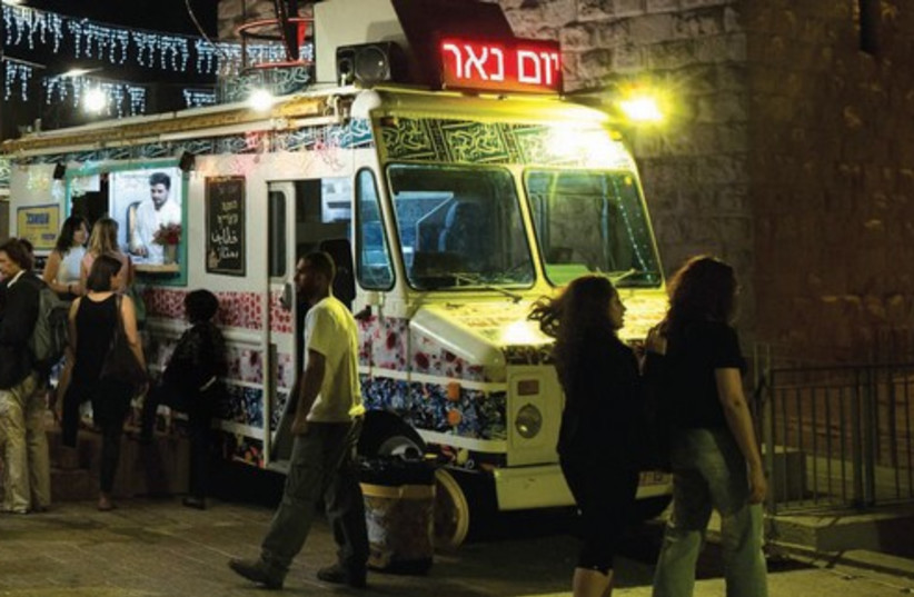 The Jerusalem Food Truck 521 (photo credit: Judith Sudilovsky)