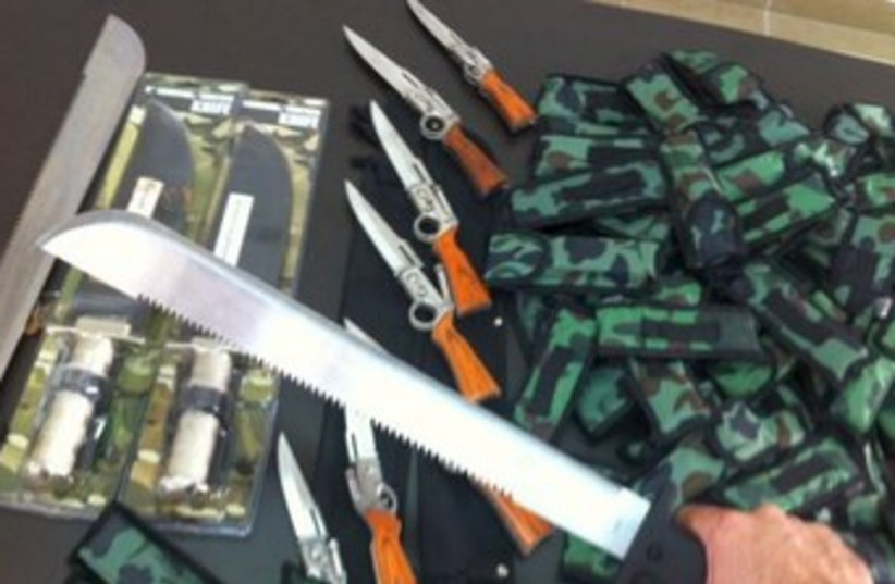Knives confiscated at Haifa port 370 (photo credit: Courtesy Haifa Customs)