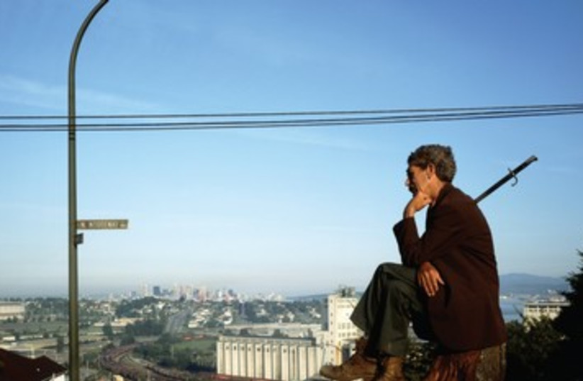 ‘The Thinker,’ 1986 Transparency in lightbox, 216x229 (photo credit: Jeff Wall)