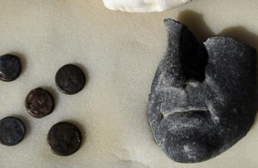 Egyptian artifacts 370 (photo credit: REUTERS)
