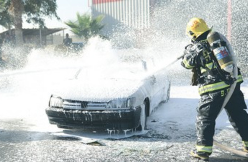 Firefighter drill held by the Home Front Command 370 (photo credit: IDF Spokesman)