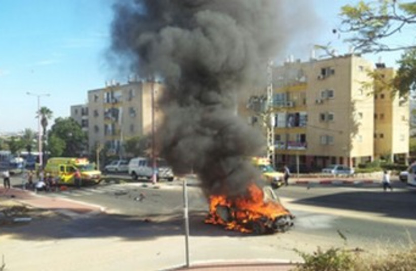 Ashkelon car bomb 370 (photo credit: Courtesy Israel Police )