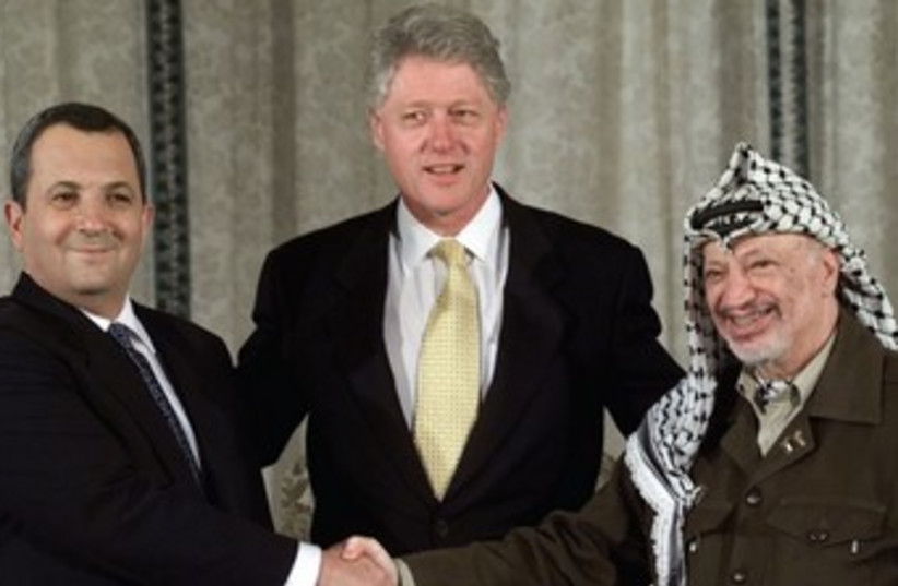 Ehud Barak, Bill Clinton, and Yasser Arafat 370 (photo credit: REUTERS)