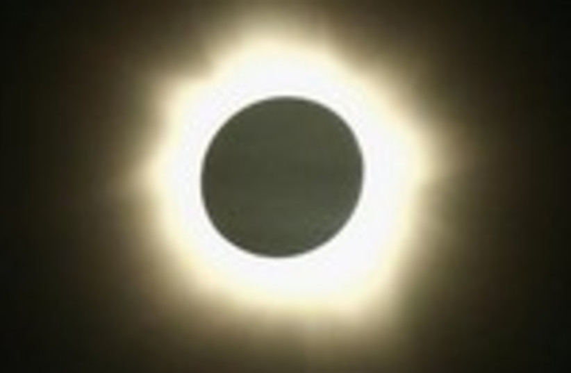 Solar eclipse 370 (photo credit: REUTERS)
