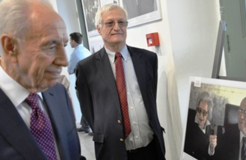 President Shimon Peres and Limmud FSU founder Chaim Chesler (photo credit: Nathan Roi)