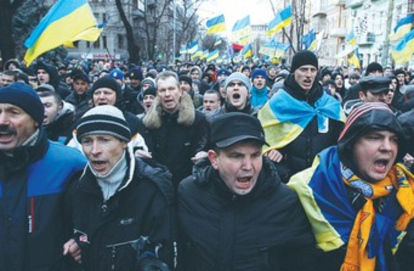 Kiev protests 370 (photo credit: Gleb Garanich/Reuters)