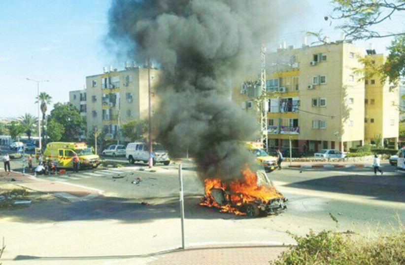 Ashkelon car bomb 521 (photo credit: Courtesy Southern District Police)