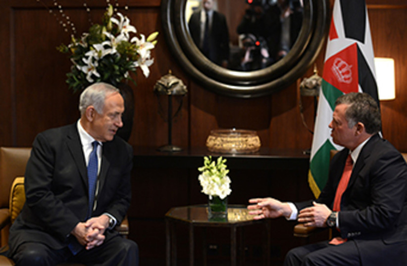Binyamin Netanyahu and King Abdullah in Jordan Jan 16 2014 (photo credit: Yossi Ben David)