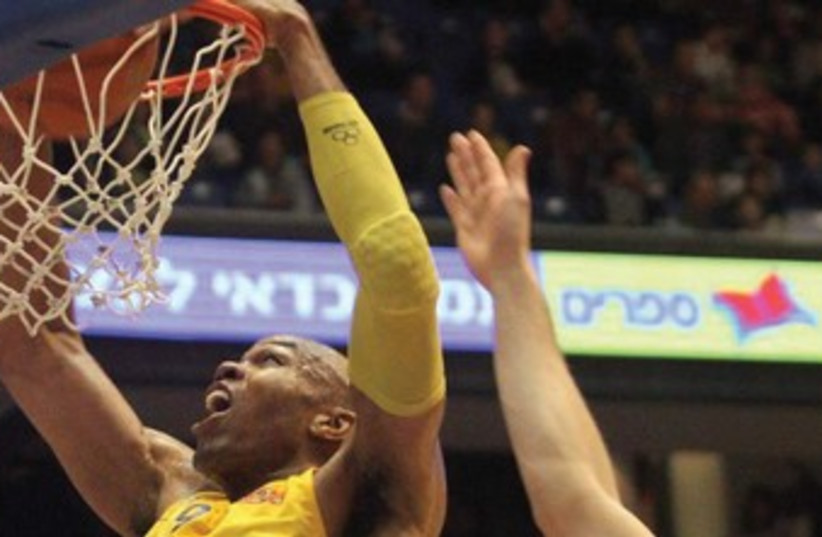Maccabi Tel Aviv center Alex Tyus (photo credit: Adi Avishai)