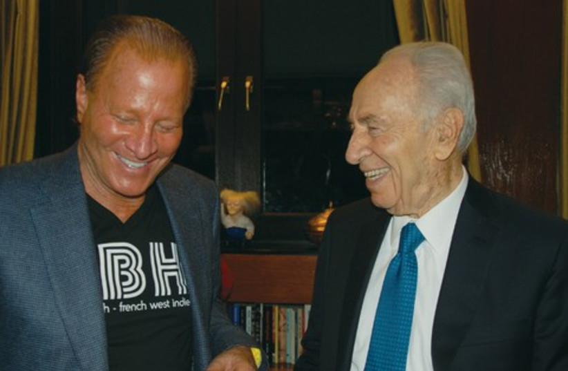 STEWART RAHR meets with President Shimon Peres after visiting Leket, the national food bank. (photo credit: DUDI SAAD/THE MEDIA LINE)